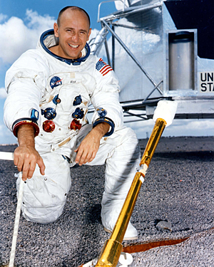 File:Alan bean.jpg