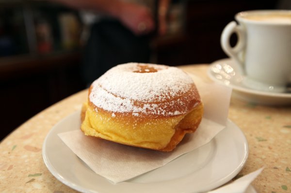 Файл:Bomboloni con marmellata.jpg