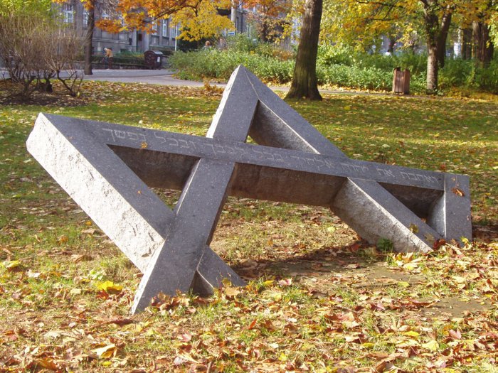 File:Holocaust-memorial-usti-nad-labem.jpg