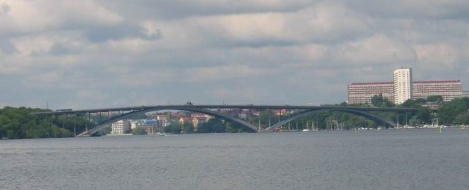 File:Västerbron in Stockholm, 2005.jpg