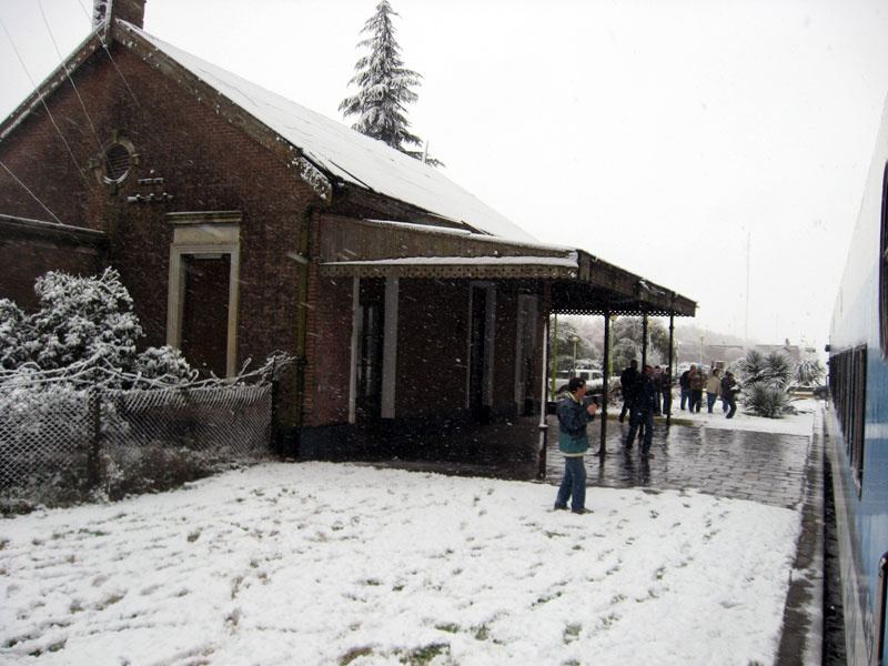 Archivo:Estación-Santa-Isabel-FCGSM.jpg