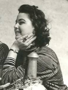 File:Miss World 1954, Antigone Costanda (close up).jpg