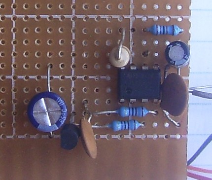 File:555 timer circuit perforated board.jpg