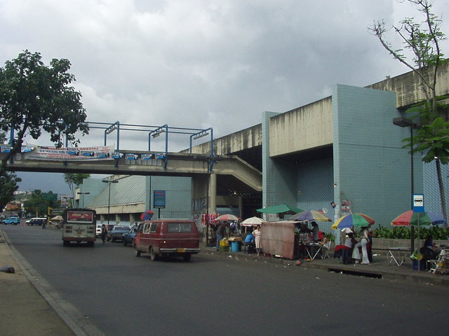 Archivo:EstacionCarapita2004-6-21.jpg