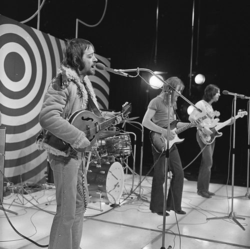 File:Fairport Convention - TopPop 1972 7.png