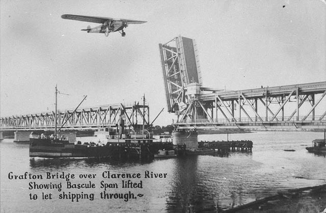 File:GraftonBasculeBridgeSpanLiftingCirca1932.jpg