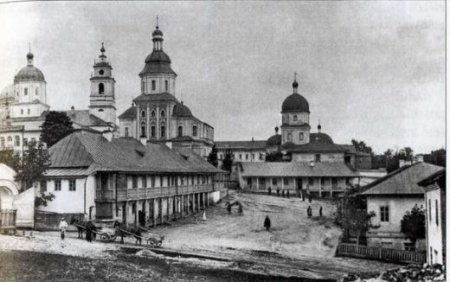 Файл:Sofroniev monastery Inwardly.jpg