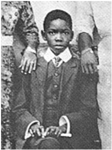 File:Azikiwe with parents.png