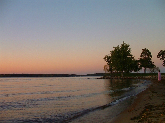 File:Lakeminnetonka.jpg