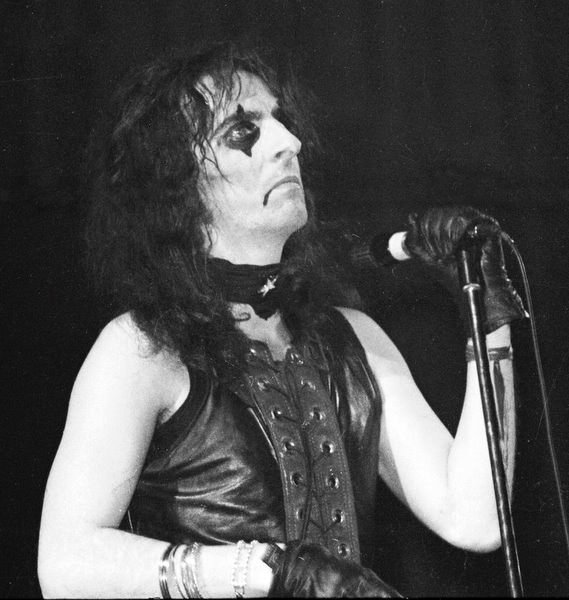 Файл:Alice Cooper.jpg