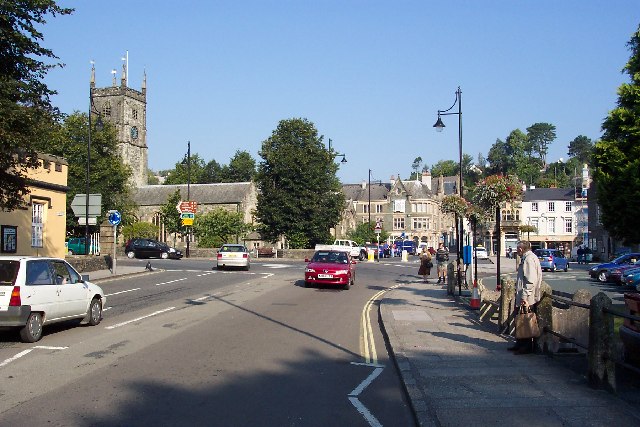 File:Tavistock town centre.jpg