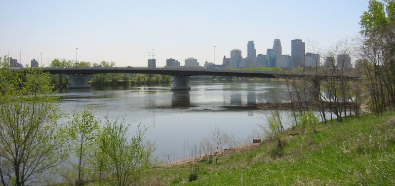 File:BroadwayBridgeMinneapolis.jpg