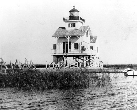 File:Lake Borgne Light.JPG