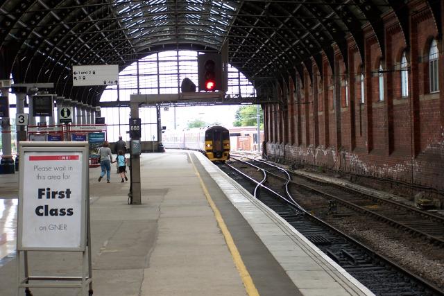 File:Platform 4, Darlington station.jpg