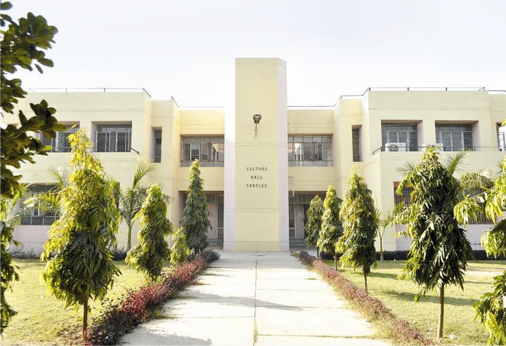 File:Lecture Hall Complex MNNIT.jpg