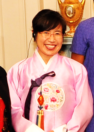 Файл:Dr. Lee Ae-ran of the Republic of Korea.png