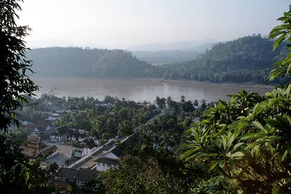 File:Luang Prabang Phou Si 2.jpg