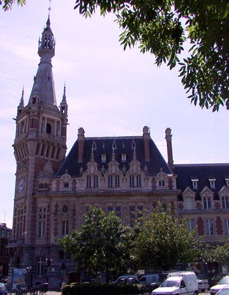 Файл:Beffroi de Tourcoing et ancienne chambre de commerce.JPG