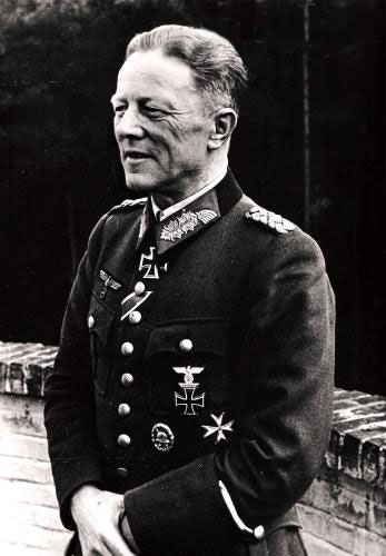 File:Hans von Sponeck.jpg