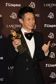 File:第48屆金馬「最佳新演員獎」得主柯震東 (2011年).jpg