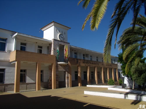 Archivo:Ayuntamiento de Arriate 001.jpg