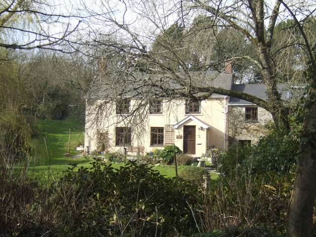 File:House at Mellangoose - geograph.org.uk - 418450.jpg