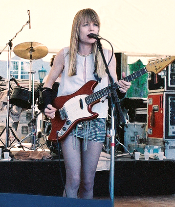 File:Tina weymouth tom tom club.png