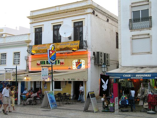 File:Sir Harrys Bar Albufeira.jpg