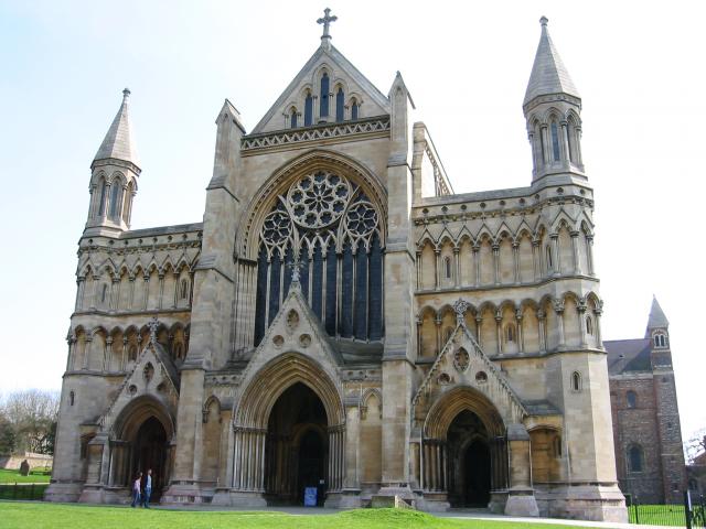 File:St Alban's cathedral - geograph.org.uk - 1344.jpg