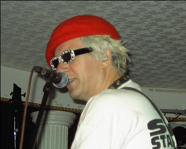 Файл:CaptainSensible.jpg