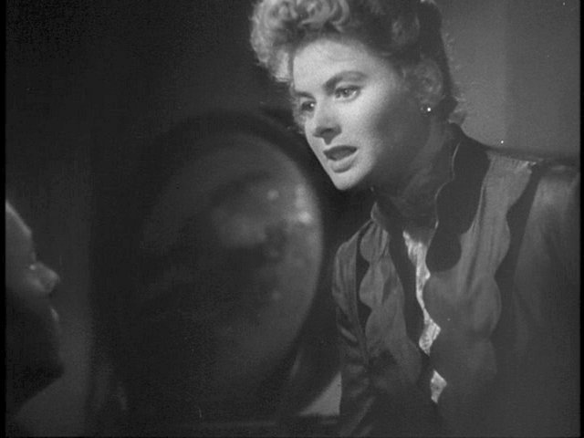 Archivo:Gaslight 1944 trailer(2).jpg