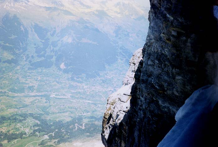 Файл:Grindelwald from Eiger.jpg