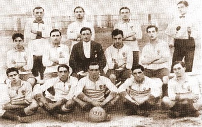 Archivo:Plantel Huracan 1915.jpg