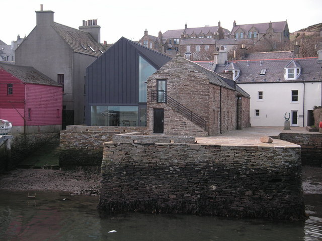 Файл:The Pier Arts Centre - geograph.org.uk - 357978.jpg