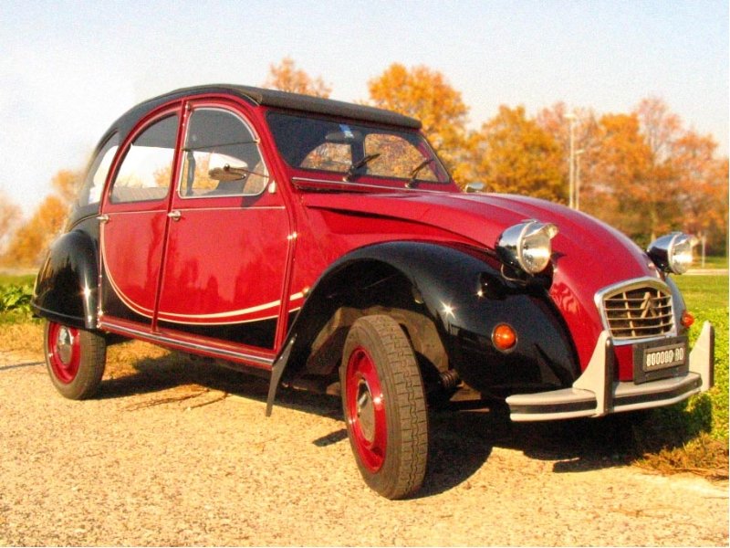 Файл:Fianco 2CV.jpg