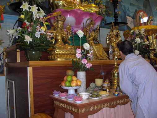 File:Khuong Viet templet.jpg