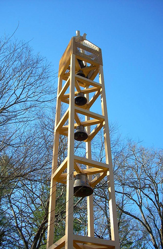 File:Bratton Carillon.jpg