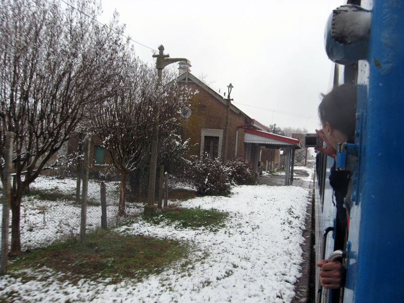 Archivo:Estación-Arribeños-FCGSM.jpg