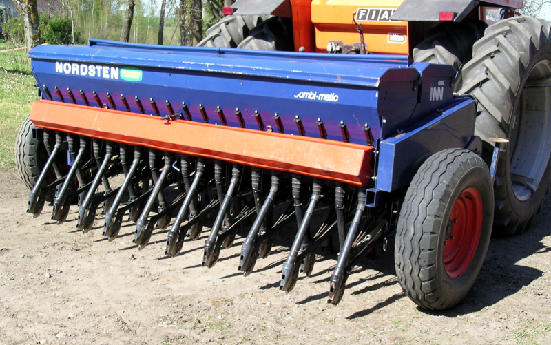 File:Sowing machine Nordsten.jpg