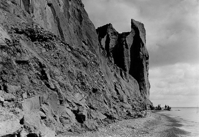 File:Scarboro Bluffs in 1909.jpg