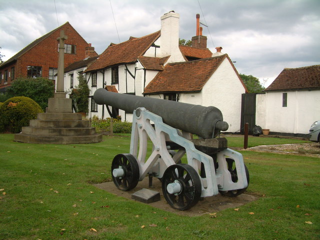 File:The Chobham Cannon - geograph.org.uk - 384726.jpg