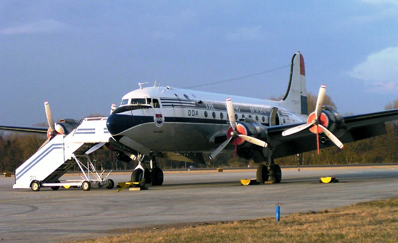 Файл:Douglas DC-4 Flying Dutchman.jpg