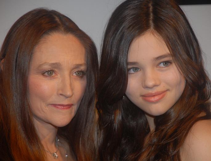 Файл:Olivia Hussey and India Eisley LF.JPG