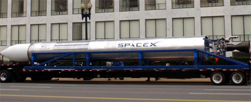 Файл:SpaceX falcon Washington DC.jpg