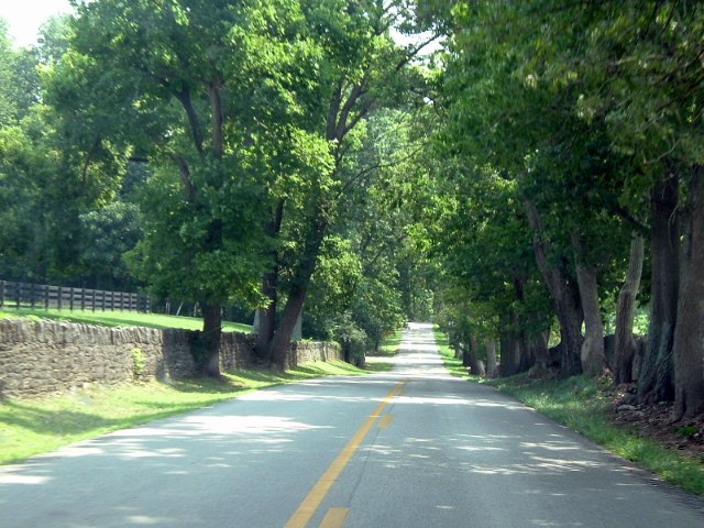 File:Country road in Kentucky.jpg