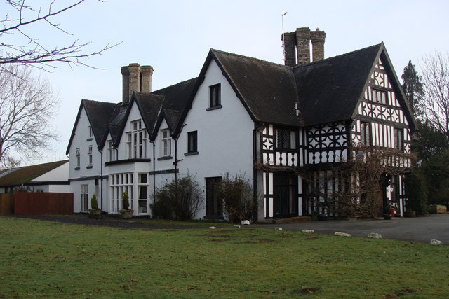 File:Maes Mawr Hall.jpg