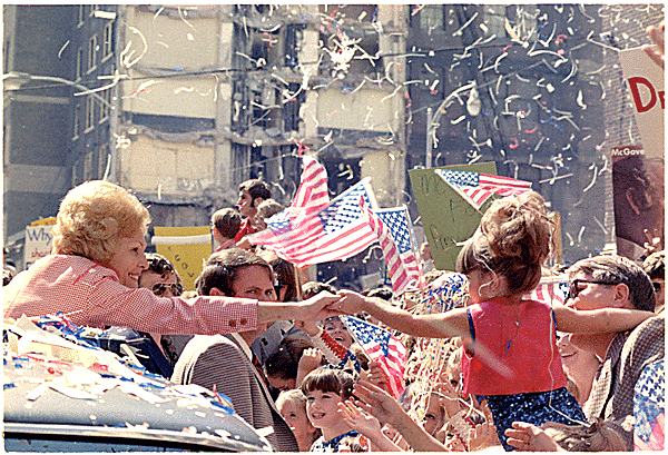 File:Pat Nixon reaches out to young girl.png