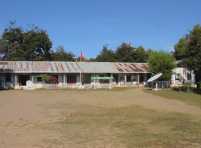 File:Basic Education High School Sidoktaya.JPG