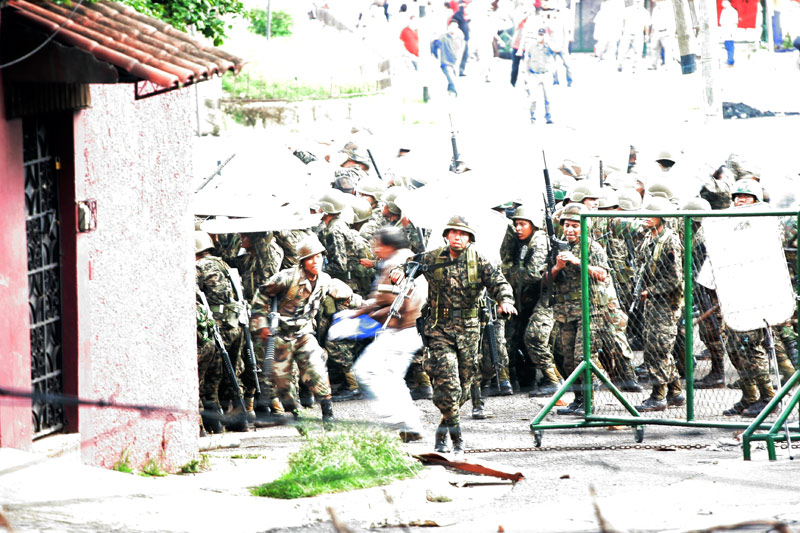 Archivo:Honduras golpe protesta.jpg