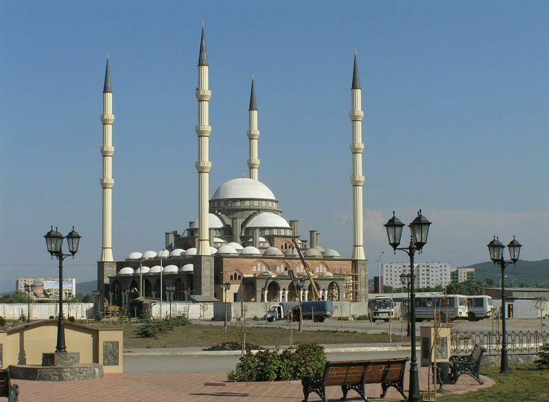 Файл:Grozny Kadyrov Mosque.jpg